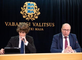 Valitsuse pressikonverents. Pildil sotsiaalminister Tanel Kiik, siseminister Mart Helme.