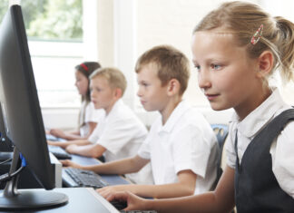 koolilapsed arvutis