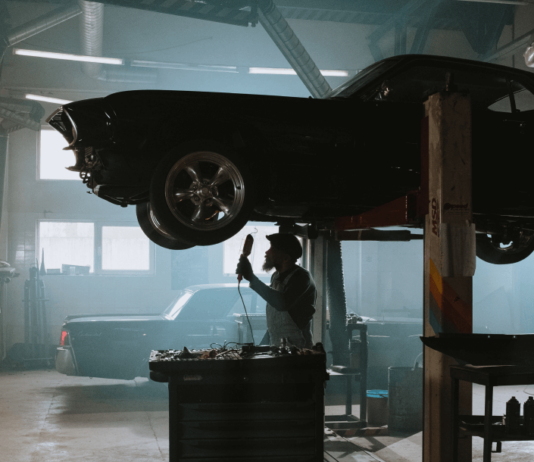 Sõidukite kere-ja värvitööd I Plekk ja Värv Autoteeninduse OÜ I Suur-Sõjamäe 29a, Tallinn, 11415